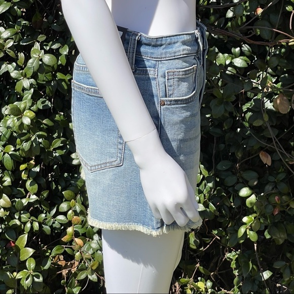 💋NWT JOE’S High Waist Button Fly Raw Hem Denim Shorts - Picture 6 of 13